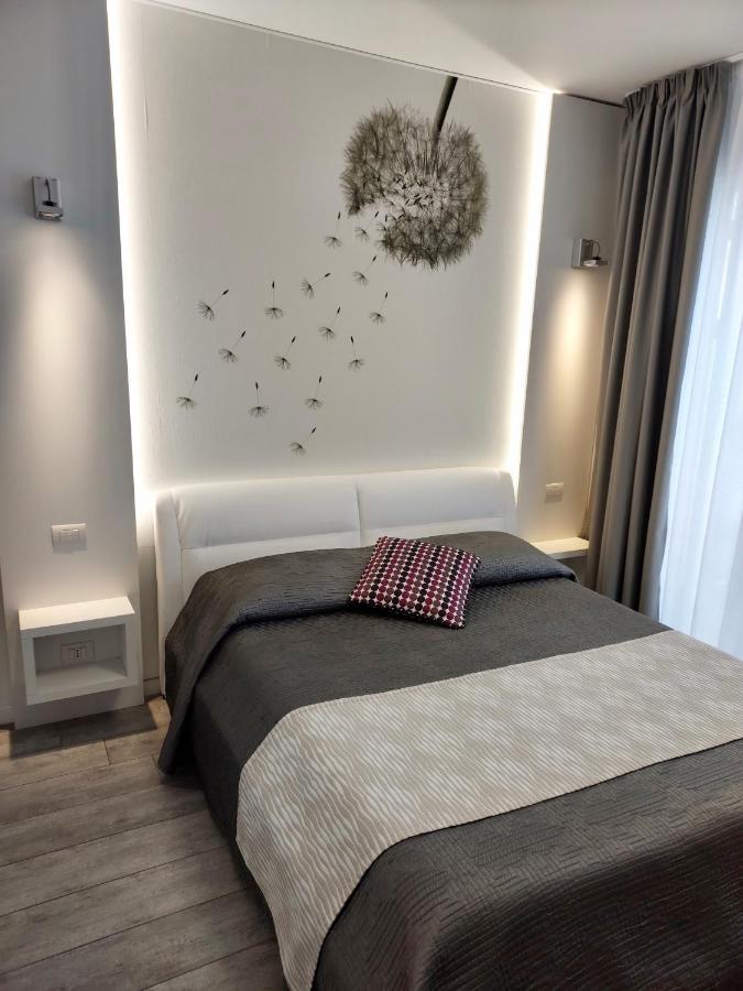 La Brise Hotel มารินา ดิ เปียตราซันตา ภายนอก รูปภาพ
