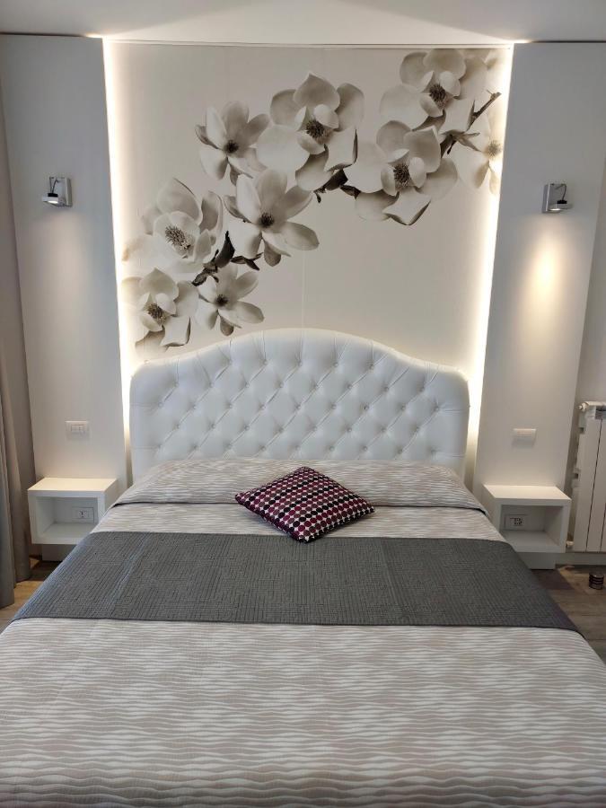 La Brise Hotel มารินา ดิ เปียตราซันตา ภายนอก รูปภาพ