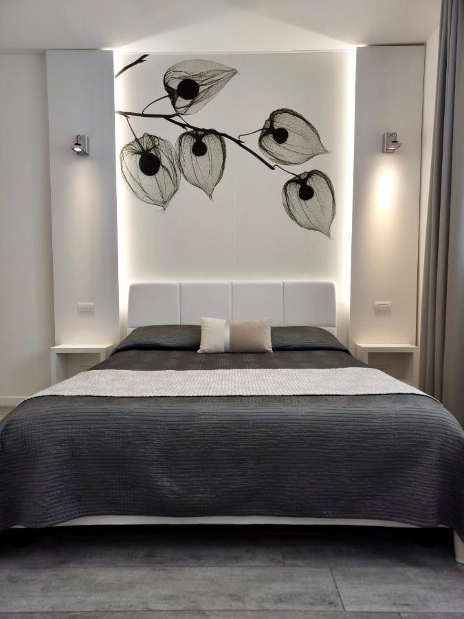 La Brise Hotel มารินา ดิ เปียตราซันตา ภายนอก รูปภาพ