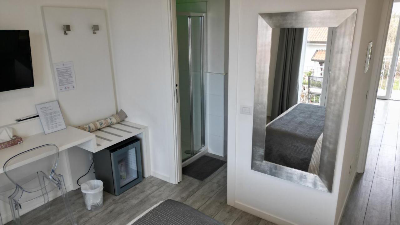 La Brise Hotel มารินา ดิ เปียตราซันตา ภายนอก รูปภาพ