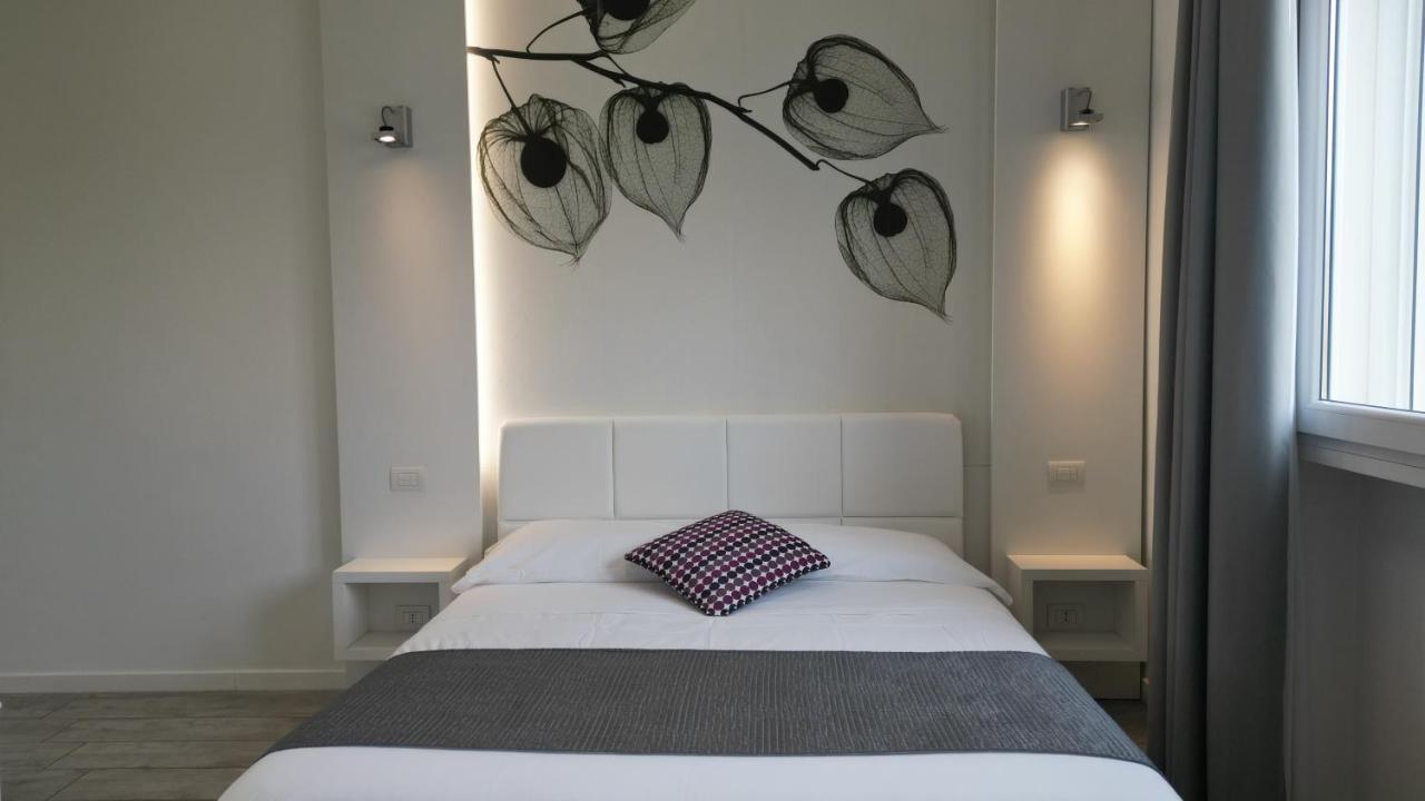 La Brise Hotel มารินา ดิ เปียตราซันตา ภายนอก รูปภาพ