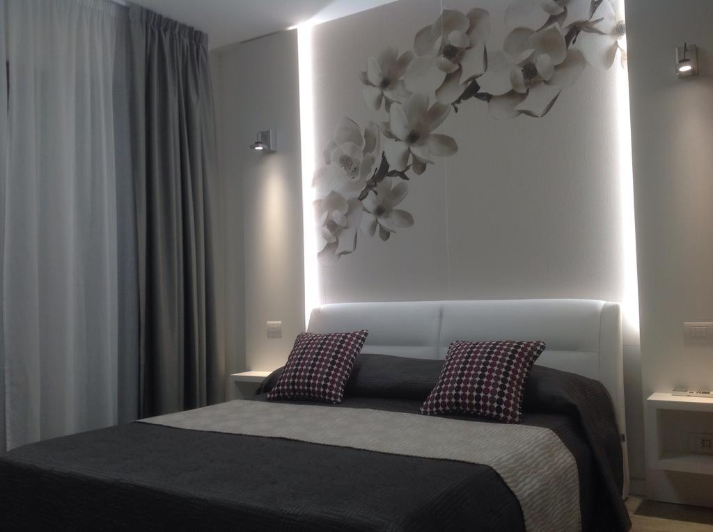 La Brise Hotel มารินา ดิ เปียตราซันตา ภายนอก รูปภาพ